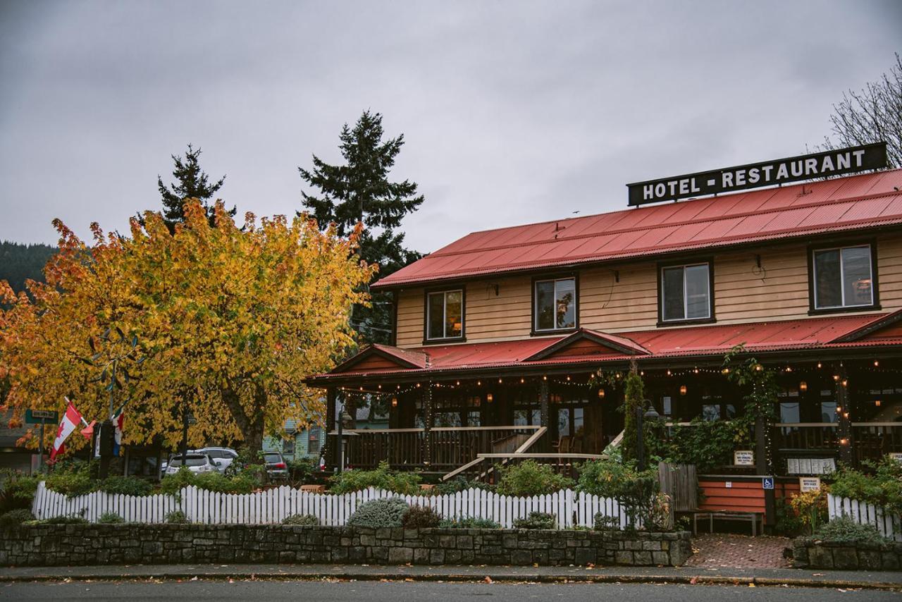 Salt Spring Inn Ganges ภายนอก รูปภาพ