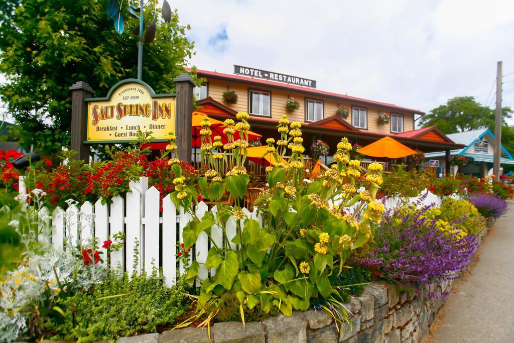 Salt Spring Inn Ganges ภายนอก รูปภาพ